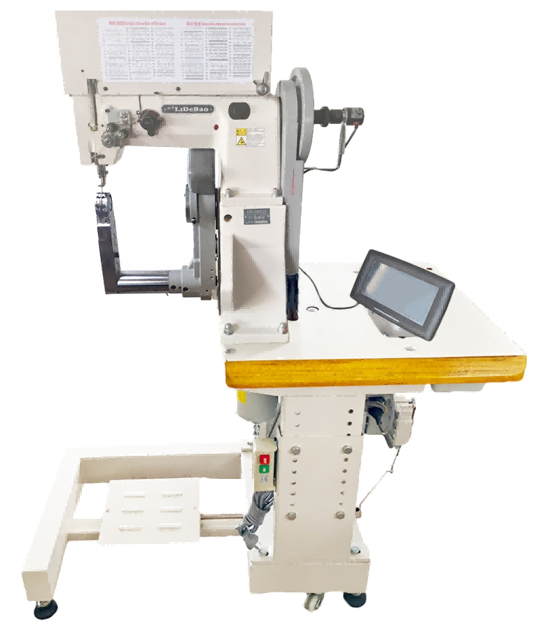 Máquina de costura com padrão de braço rotativo em forma de U com agulha dupla